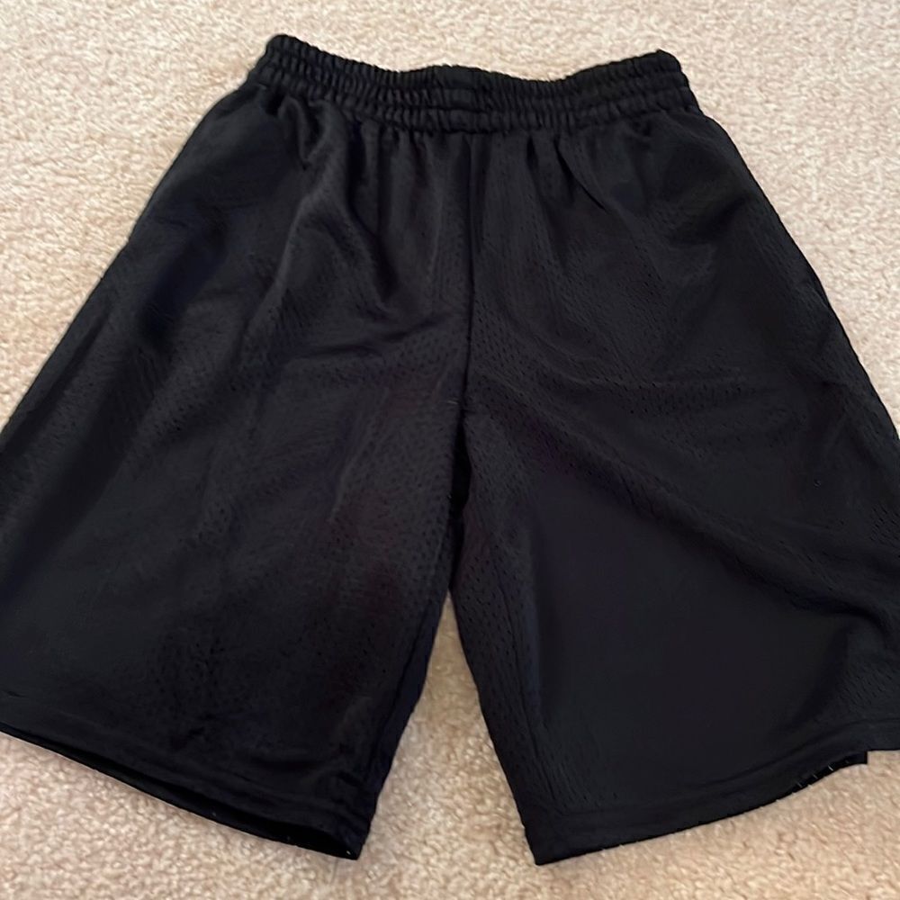 SIZE MEDIUM BLACK SHORTS